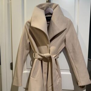 Tahari Cream Trench Coat with Belt NWOT